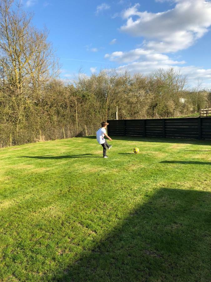 Willow Court Farm Studio East & Petting Farm, 8 Mins To Legoland & Windsor, 15 Mins To Lapland Uk Extérieur photo